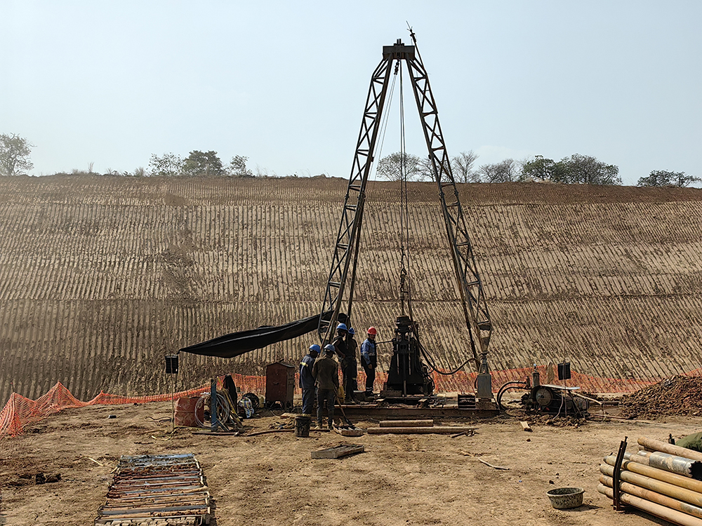 22.KFM 礦區(qū)采場邊坡及排土場穩(wěn)定性研究項目（第一階段）-工程地質勘察.jpg